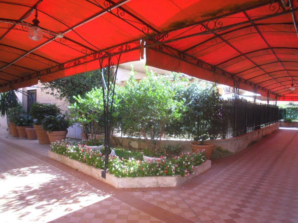 Lovely Little Apartment In Via Aurelia Rom Exterior foto